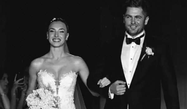 Ünlü çiftten romantik paylaşım